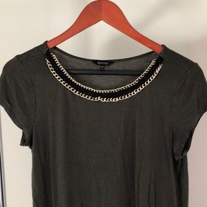 ⛓Army Green Tee W/Gold Chain Link Collar